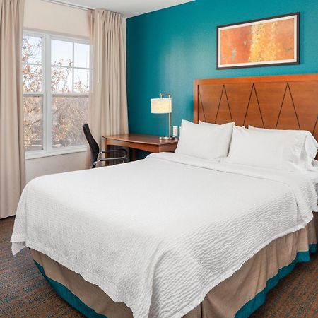Residence Inn By Marriott Wichita East At Plazzio Exterior photo