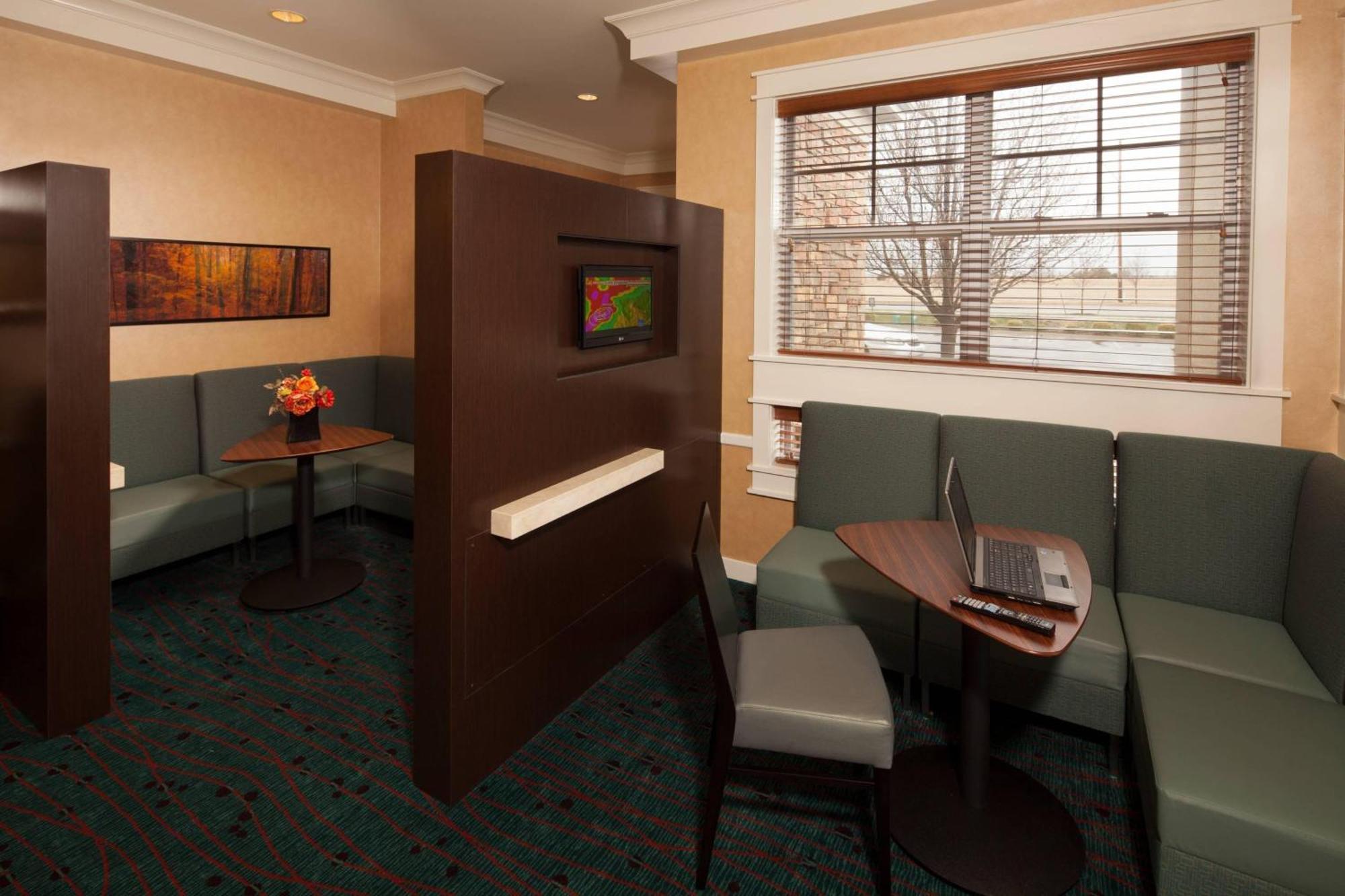 Residence Inn By Marriott Wichita East At Plazzio Exterior photo